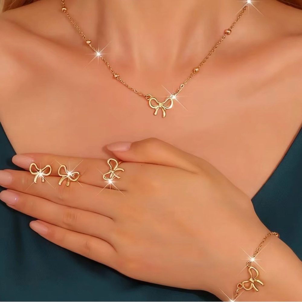 Chic Gold Bow Necklace sets